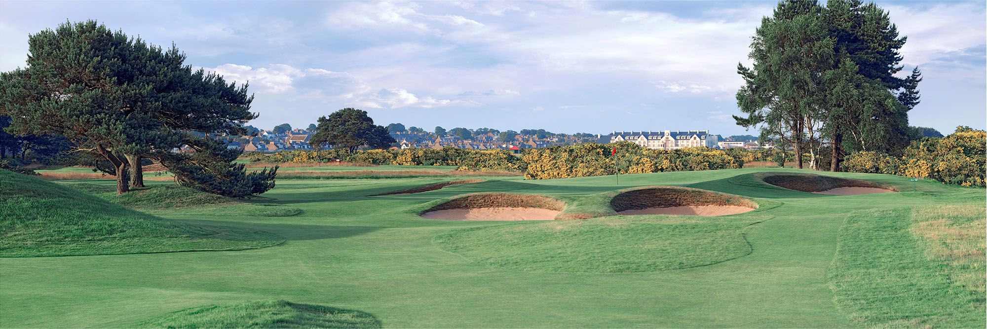 Golf Course Image - Carnoustie No. 13