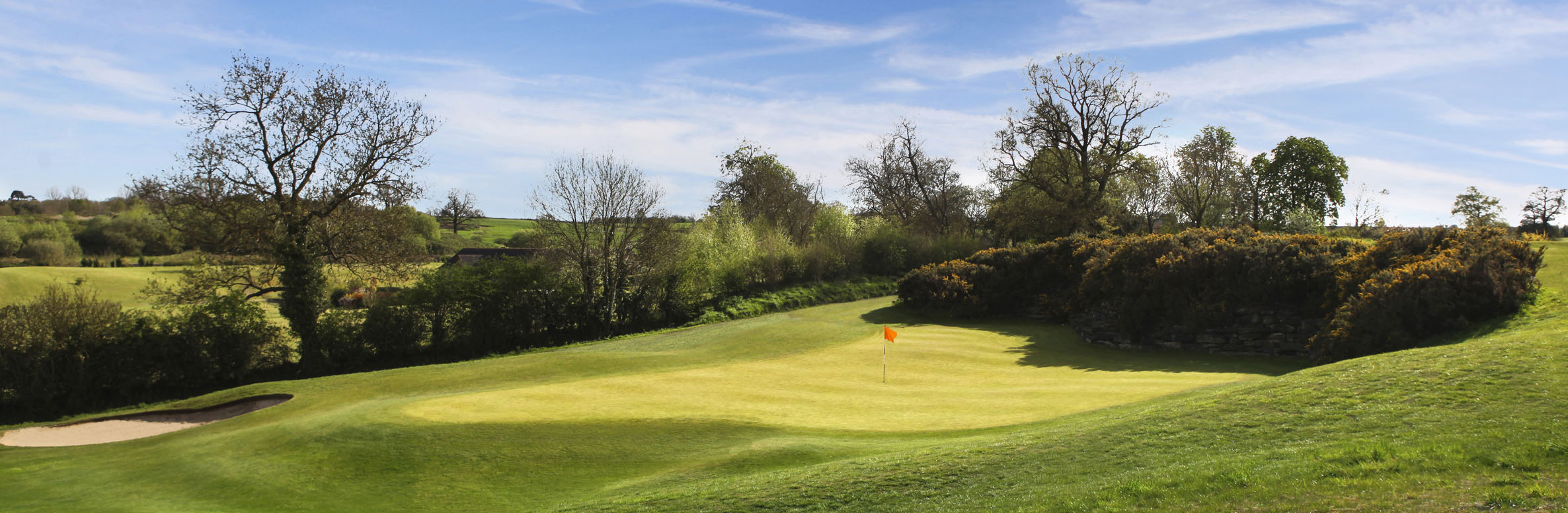 Golf Course Image - Cumberwell Park Orange No. 18