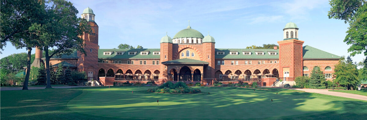 Medinah 3 Clubhouse