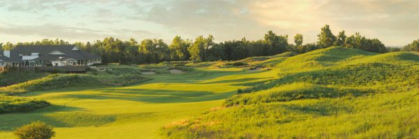 Full canvas image of golf course.